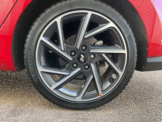 Hyundai I30 FASTBACK 1.5T GDi N Line 5dr DCT Red