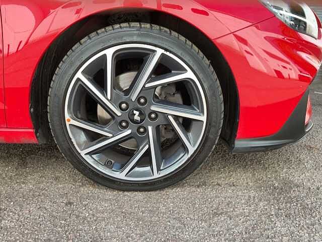 Hyundai I30 FASTBACK 1.5T GDi N Line 5dr DCT Red